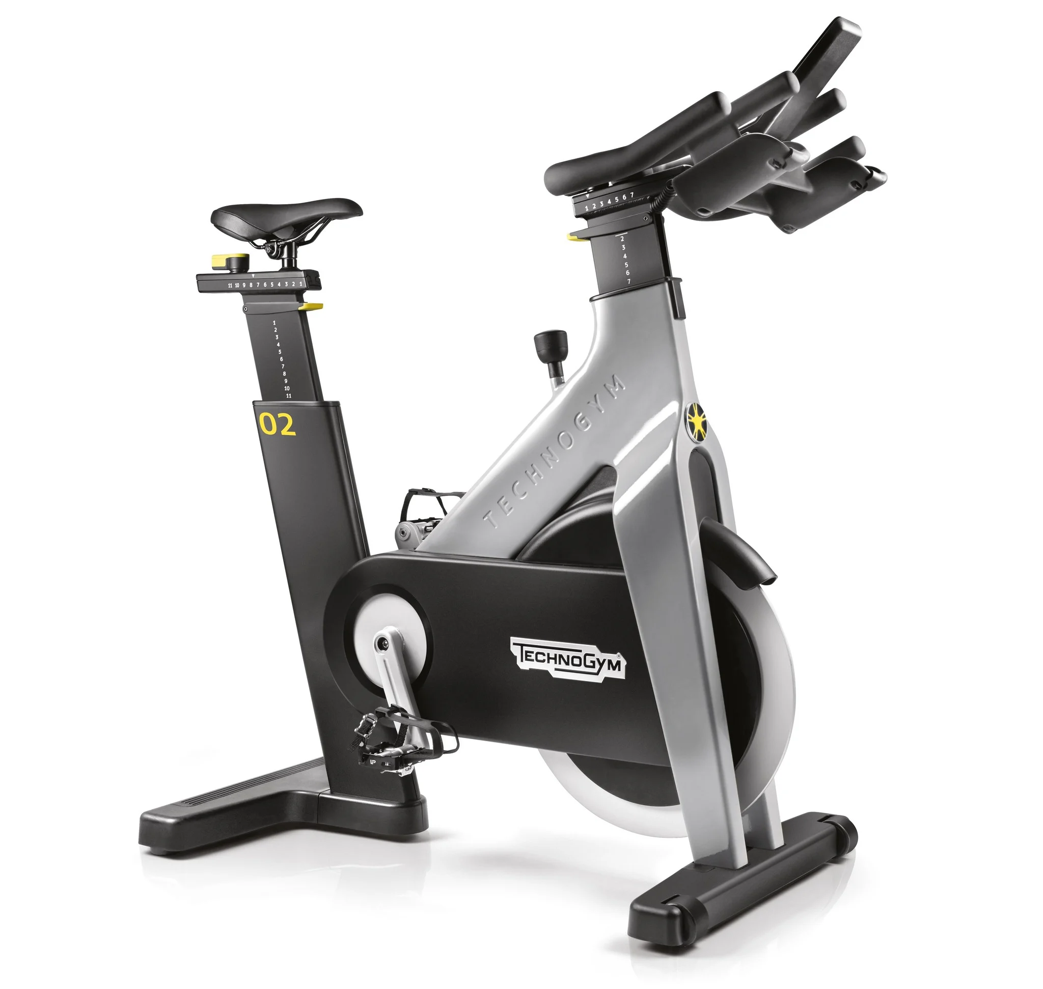 hollandiafitnes -TechnoGym Group Cycle Ride Hero 2 Connect-1